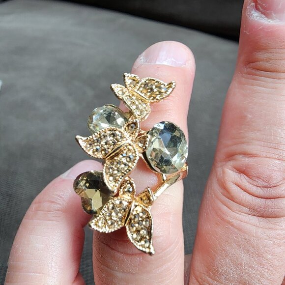 NWT Amazon Gold Toned Jeweled Butterfly Fashion Ring Size 4 - Picture 7 of 16